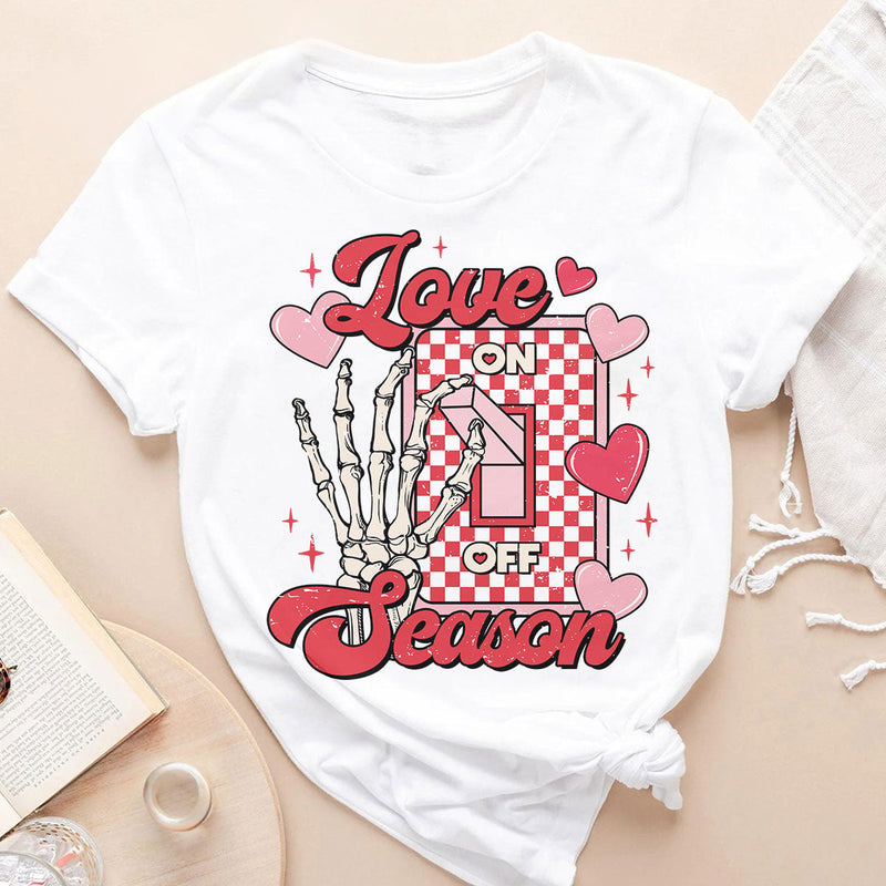 GiftyGifts Love Season Retro Valentine T-Shirt