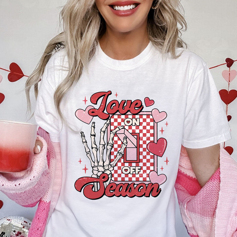 GiftyGifts Love Season Retro Valentine T-Shirt